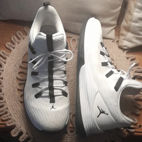 Nike Men's Jordan White and Black Low-Top Athletic Sneakers - Picture 1 of 12